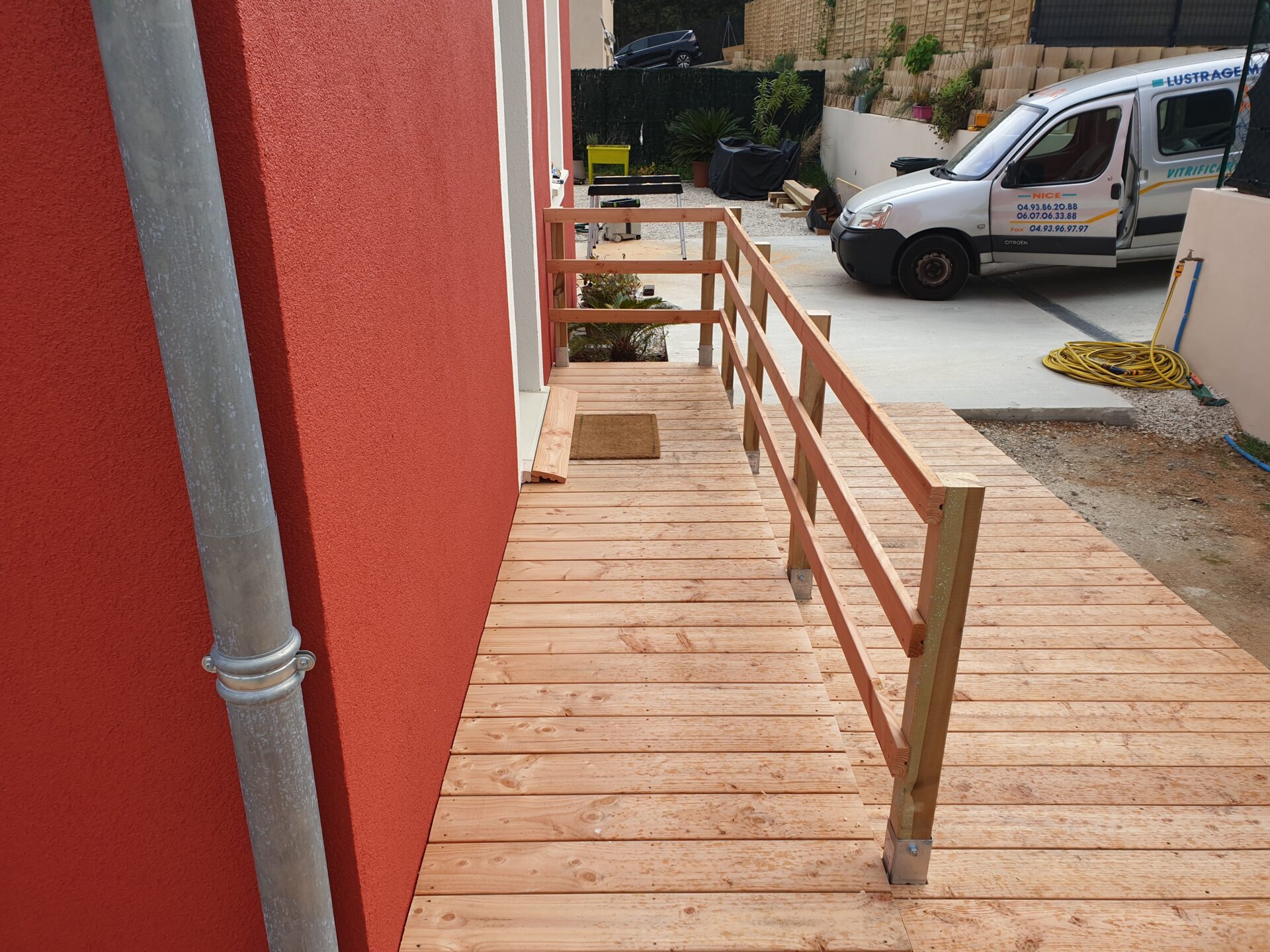 La création d'une terrase extérieure en bois