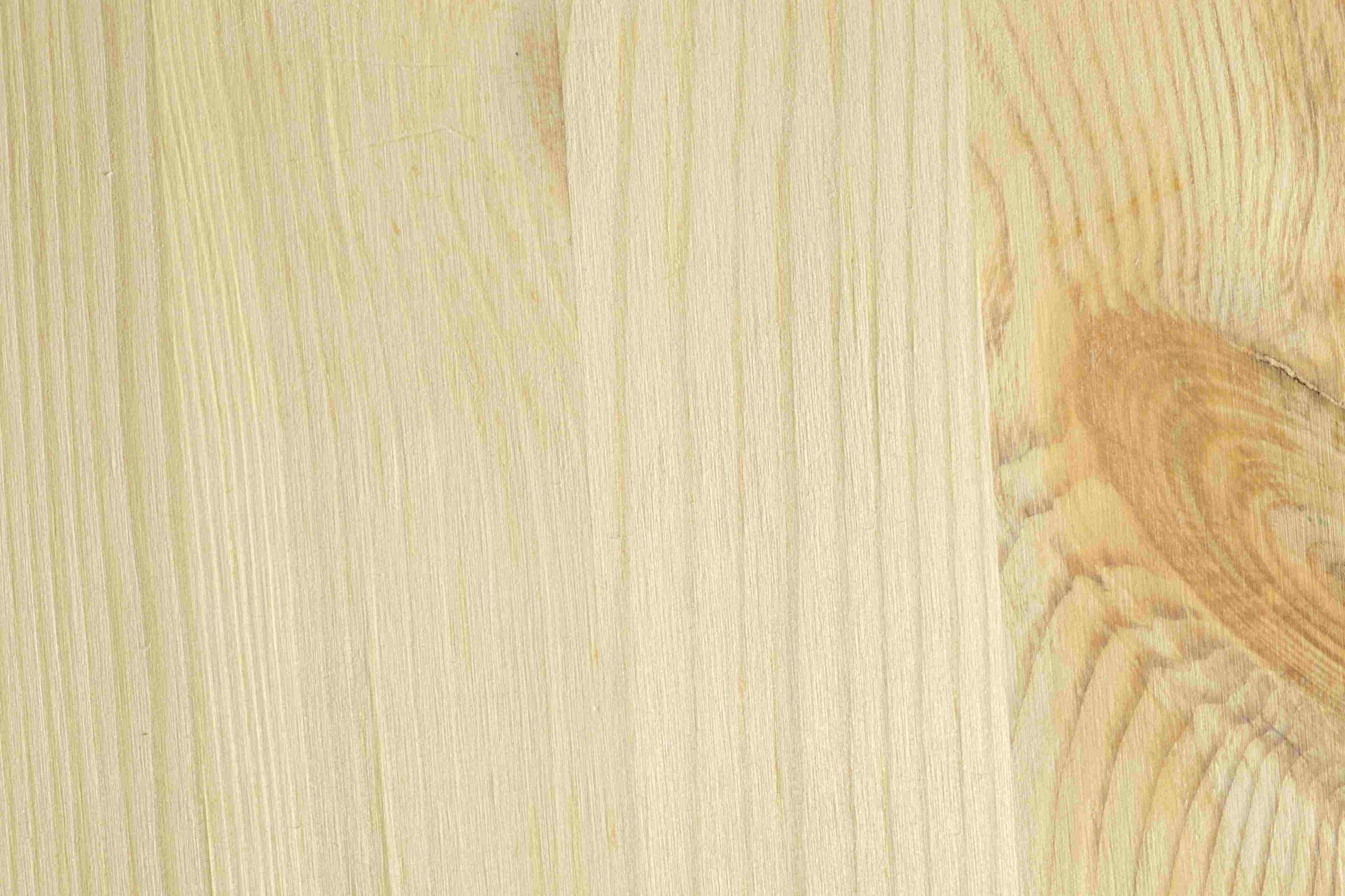 Un sol en bois pin sylvestre